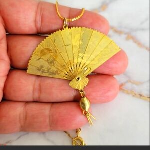 Vintage Gold Tone Chinese Fan Pendant Necklace